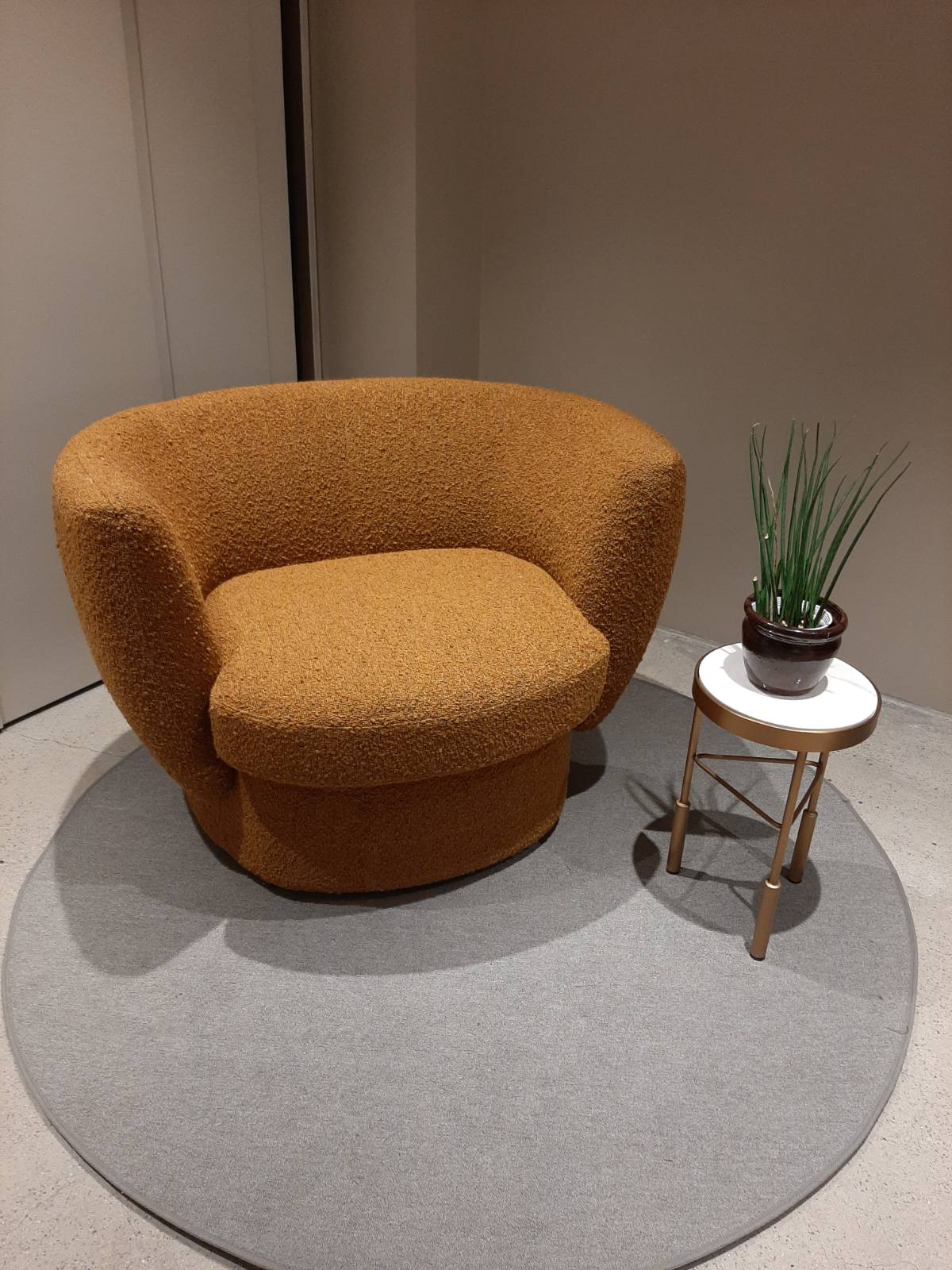 Bela Armchair